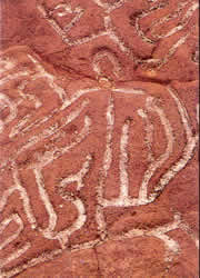 Un primer plano de grandes petroglifos, el significado no ha sido descifrado